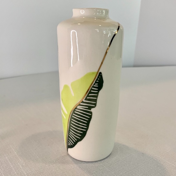 Other - Vase white with palm leaf and gold